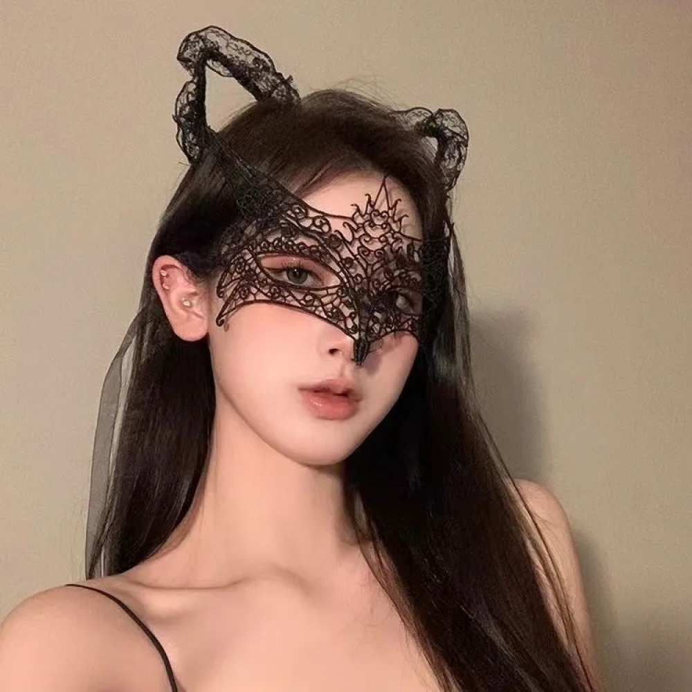 Черна BDSM маска naughty fox от плетена дантела Черна BDSM маска naughty fox от плетена дантела