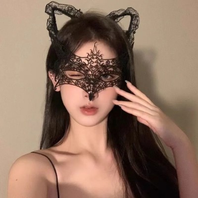 Черна BDSM маска naughty fox от плетена дантела Черна BDSM маска naughty fox от плетена дантела